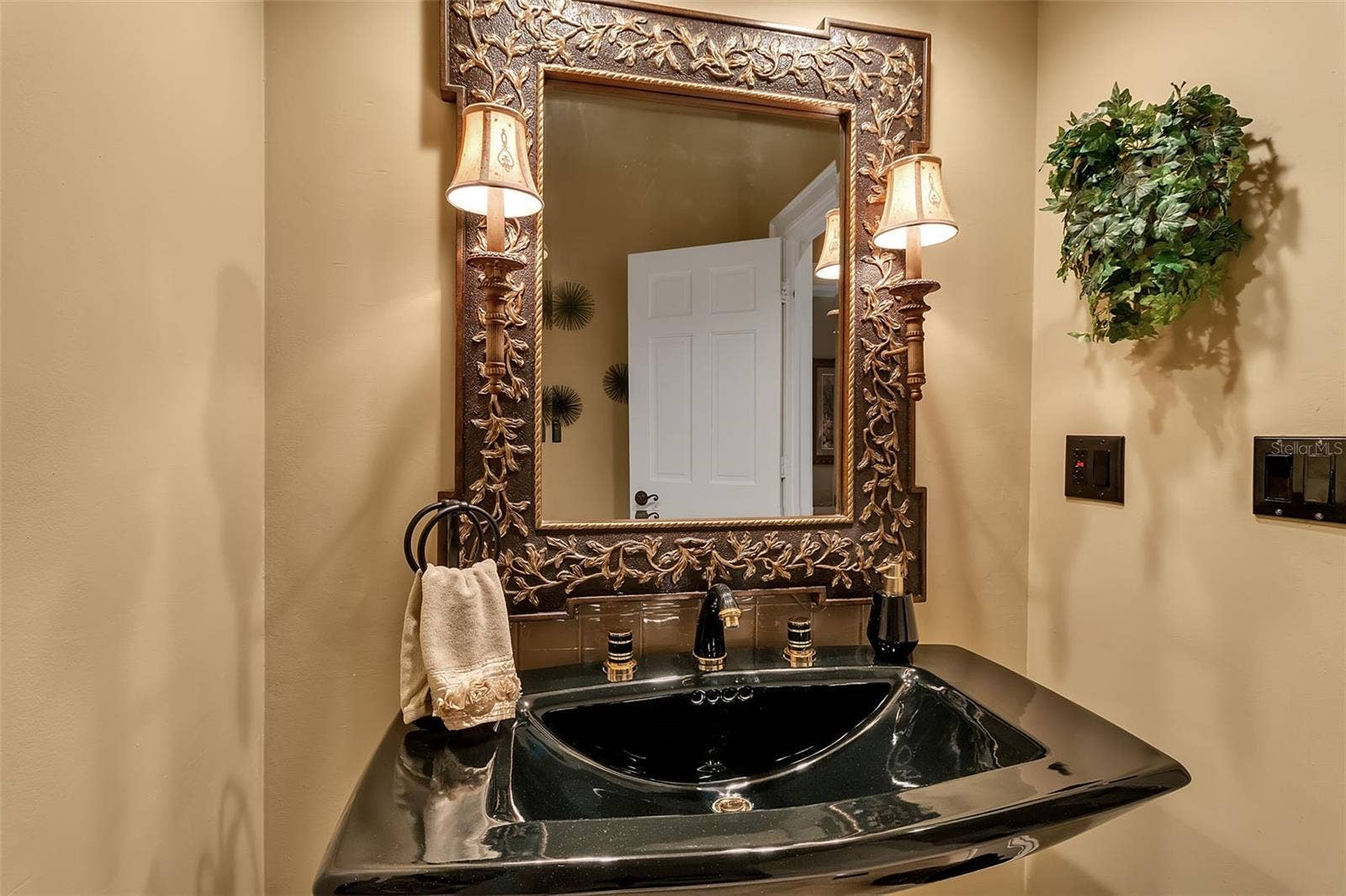 422 BLUE GARDEN LANE, Osprey, FL 34229 422 BLUE GARDEN LANE, Osprey, FL 34229