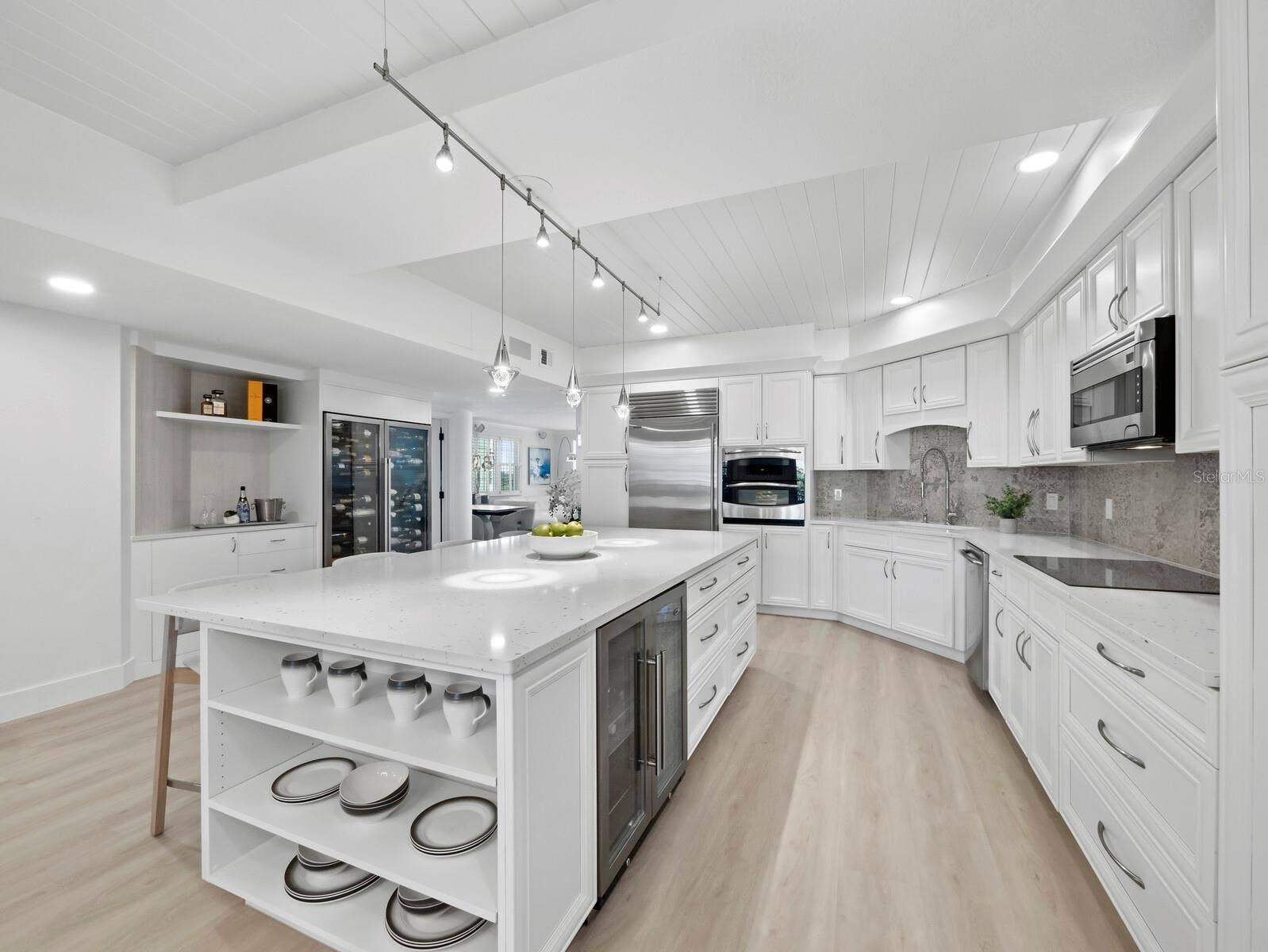 1260 DOLPHIN BAY WAY, #301, Sarasota, FL 34242 1260 DOLPHIN BAY WAY, #301, Sarasota, FL 34242