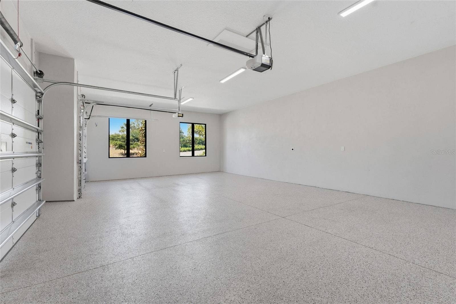 596 BLUE SHELL LOOP, Sarasota, FL 34240 596 BLUE SHELL LOOP, Sarasota, FL 34240