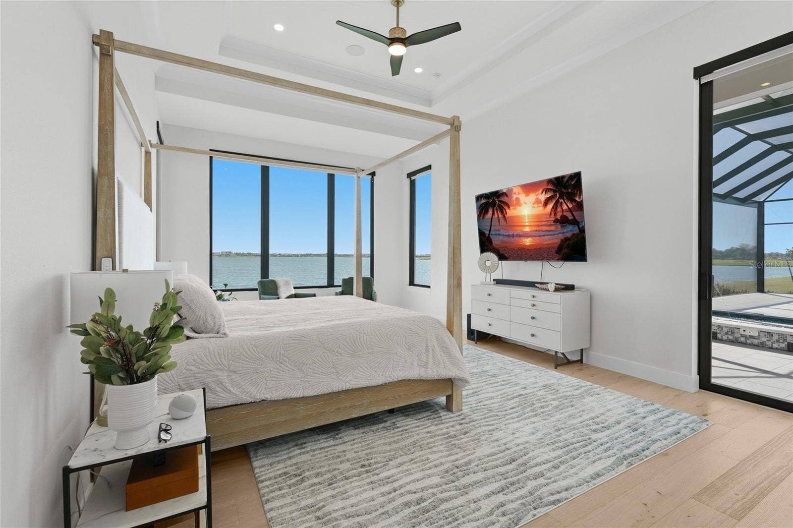 596 BLUE SHELL LOOP, Sarasota, FL 34240 Primary suite