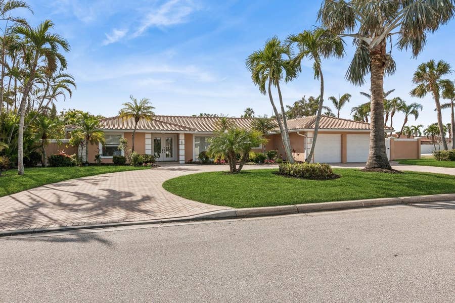 Property photo for 531 N SPOONBILL DRIVE, Sarasota, FL