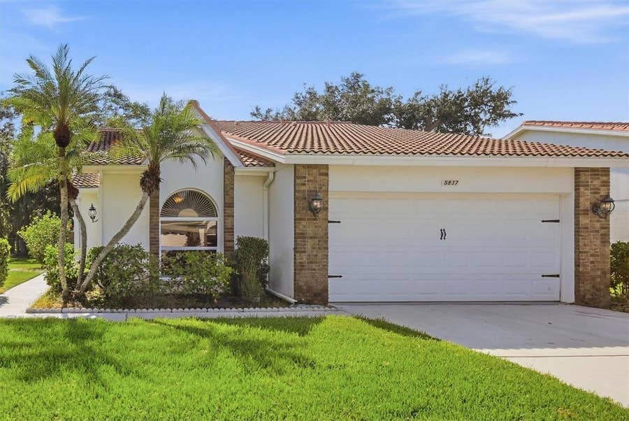 Property photo for 5837 GARDEN LAKES DRIVE, Bradenton, FL