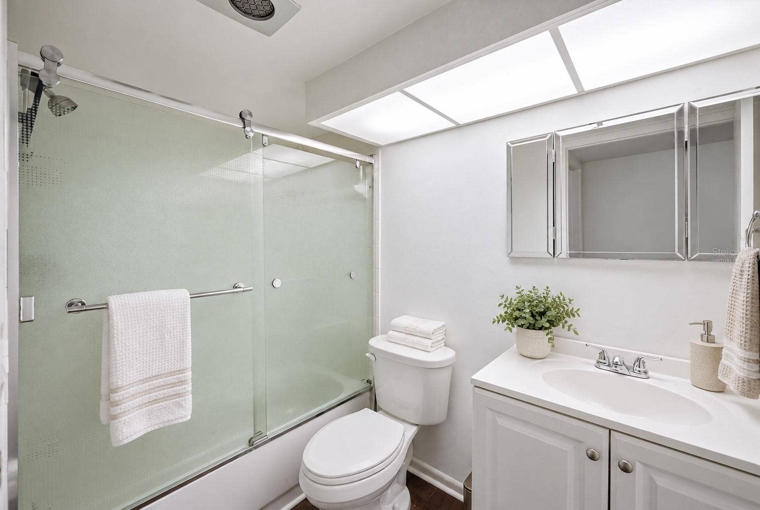 5030 MARSH FIELD ROAD, #22, Sarasota, FL 34235 Virtually staged