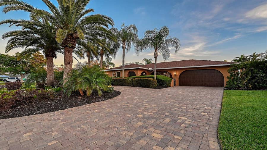 Property photo for 7137 WESTMORELAND DRIVE, Sarasota, FL