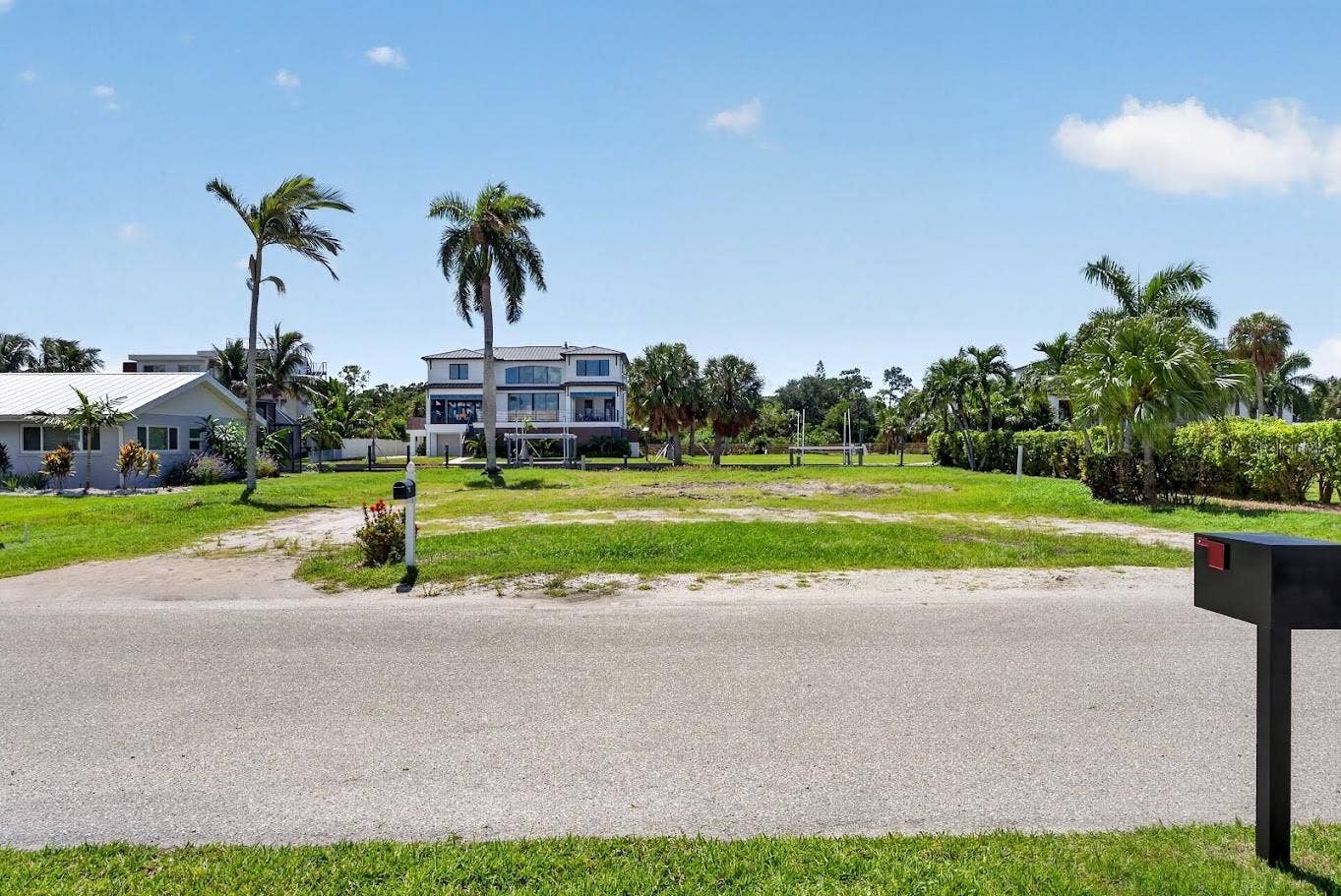 568 ROUNTREE DRIVE, Longboat Key, FL 34228