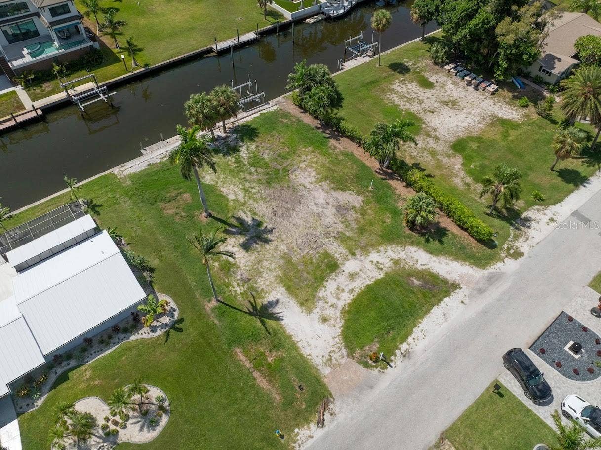 568 ROUNTREE DRIVE, Longboat Key, FL 34228