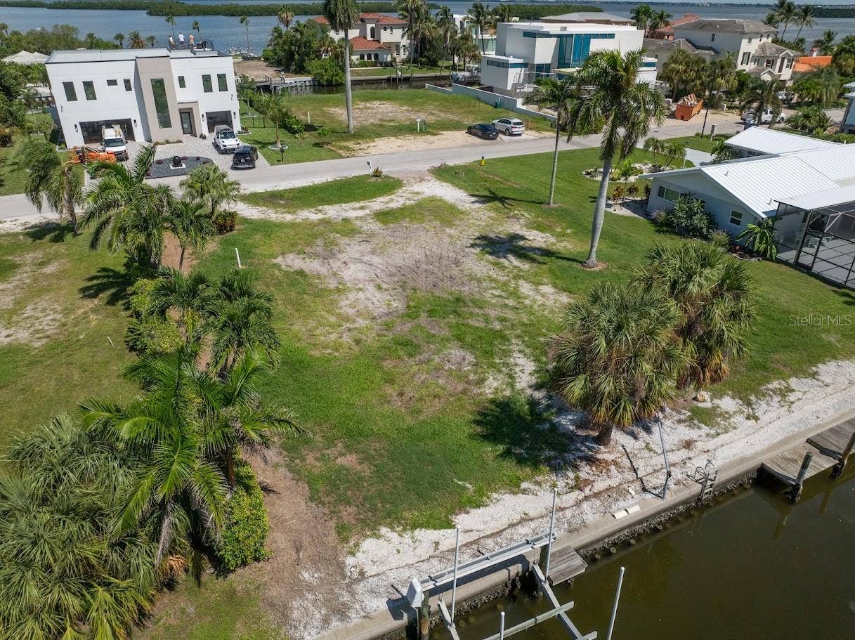 568 ROUNTREE DRIVE, Longboat Key, FL 34228