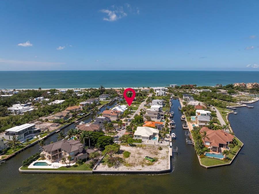 Property photo for 568 ROUNTREE DRIVE, Longboat Key, FL