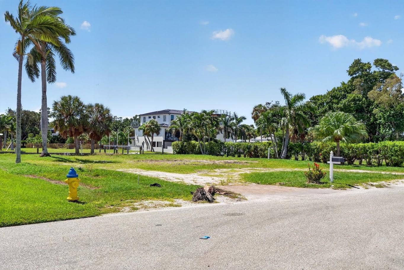 568 ROUNTREE DRIVE, Longboat Key, FL 34228