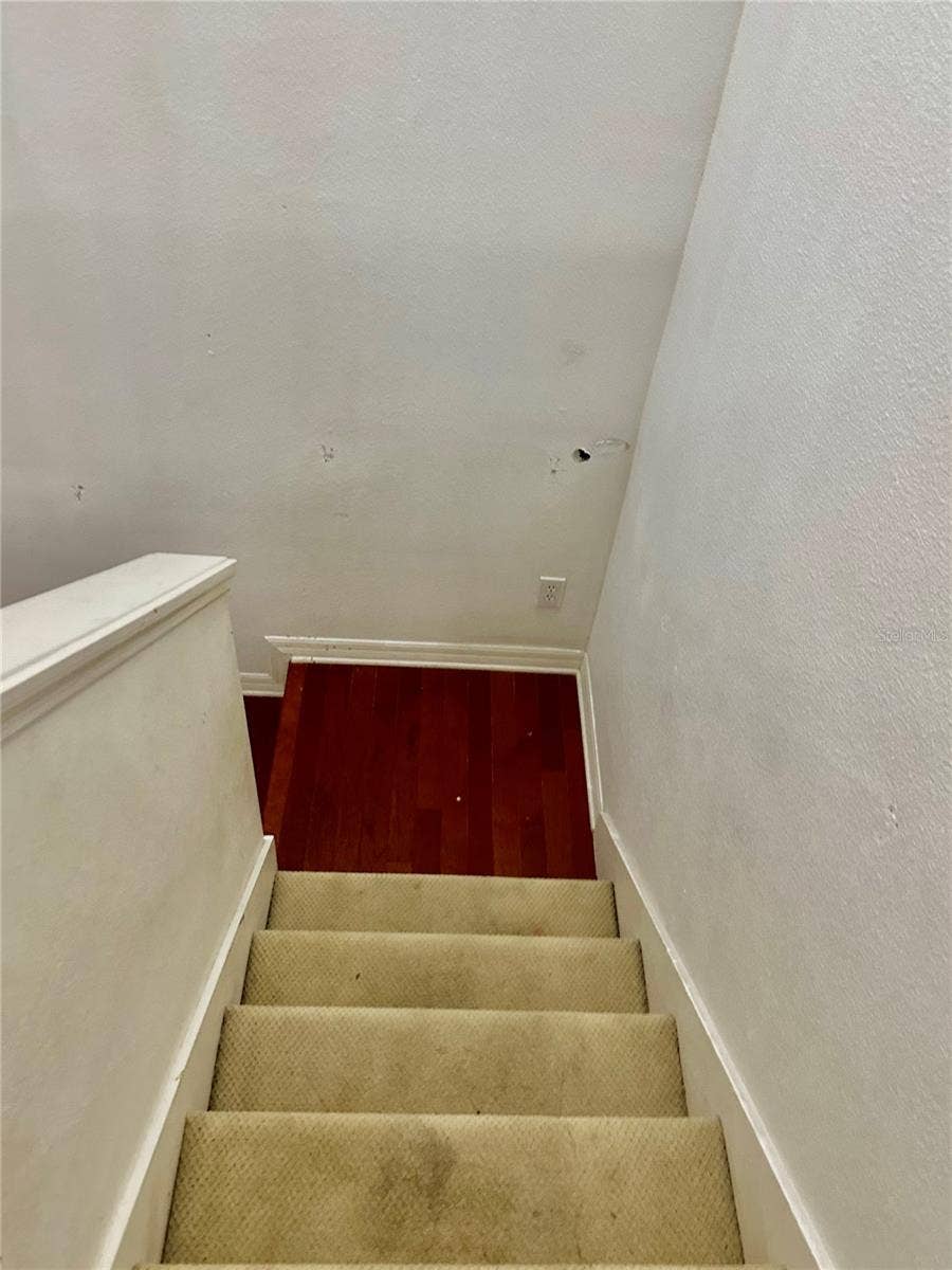 2325 28TH AVENUE E, Palmetto, FL 34221 Stairway