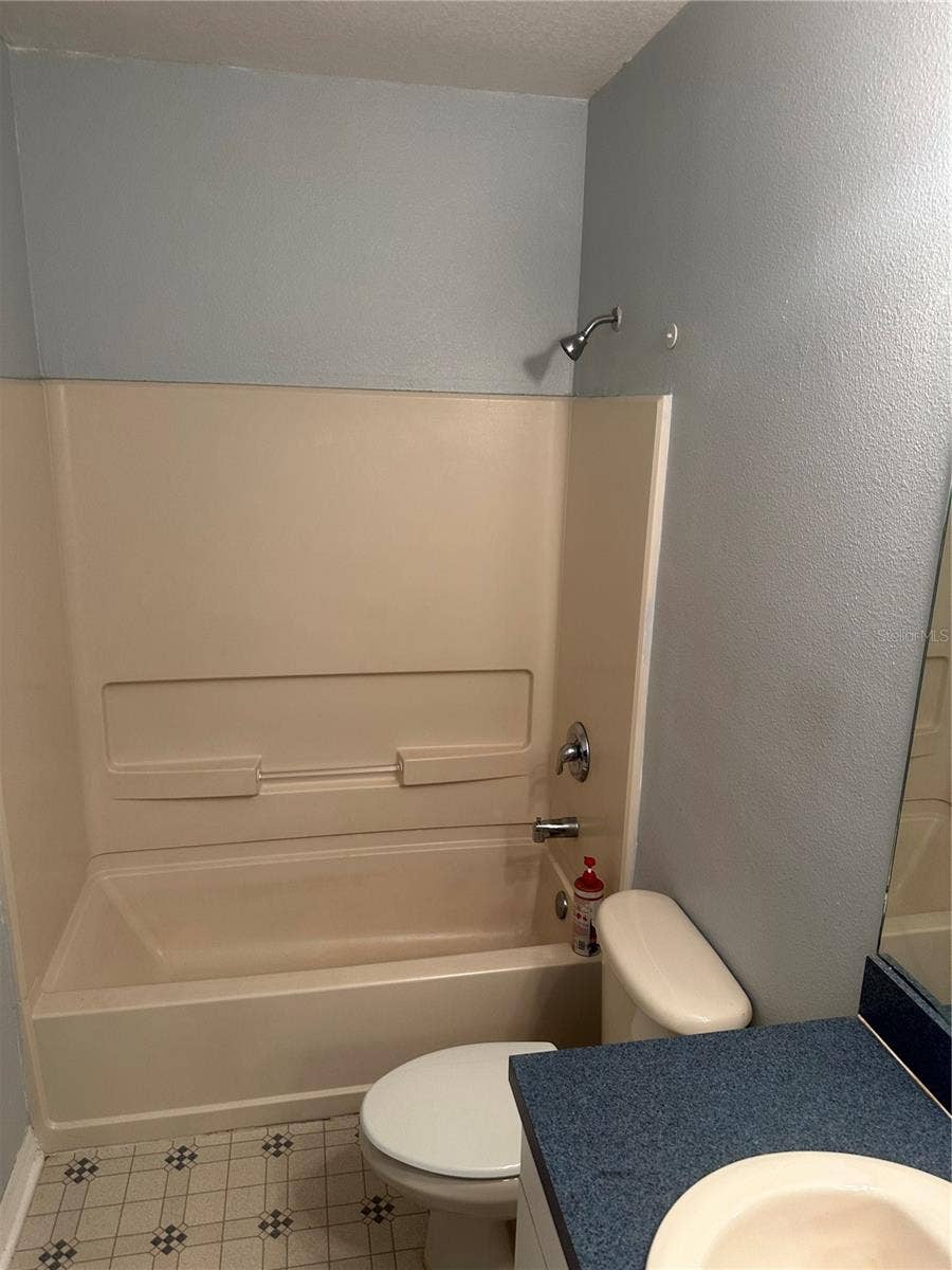 2325 28TH AVENUE E, Palmetto, FL 34221 Upstairs Bathroom