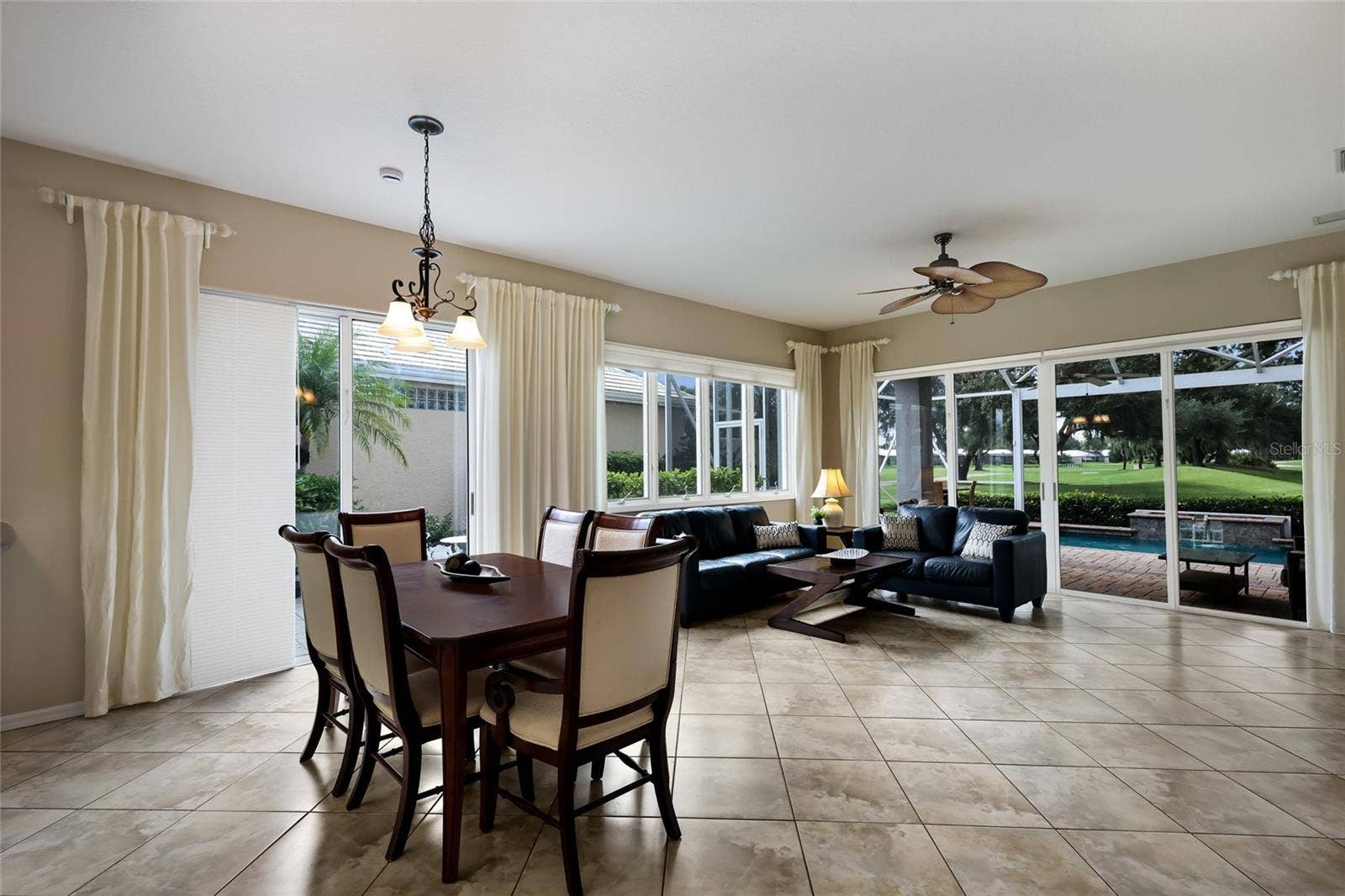 8728 52ND DRIVE E, Bradenton, FL 34211 Large main living space