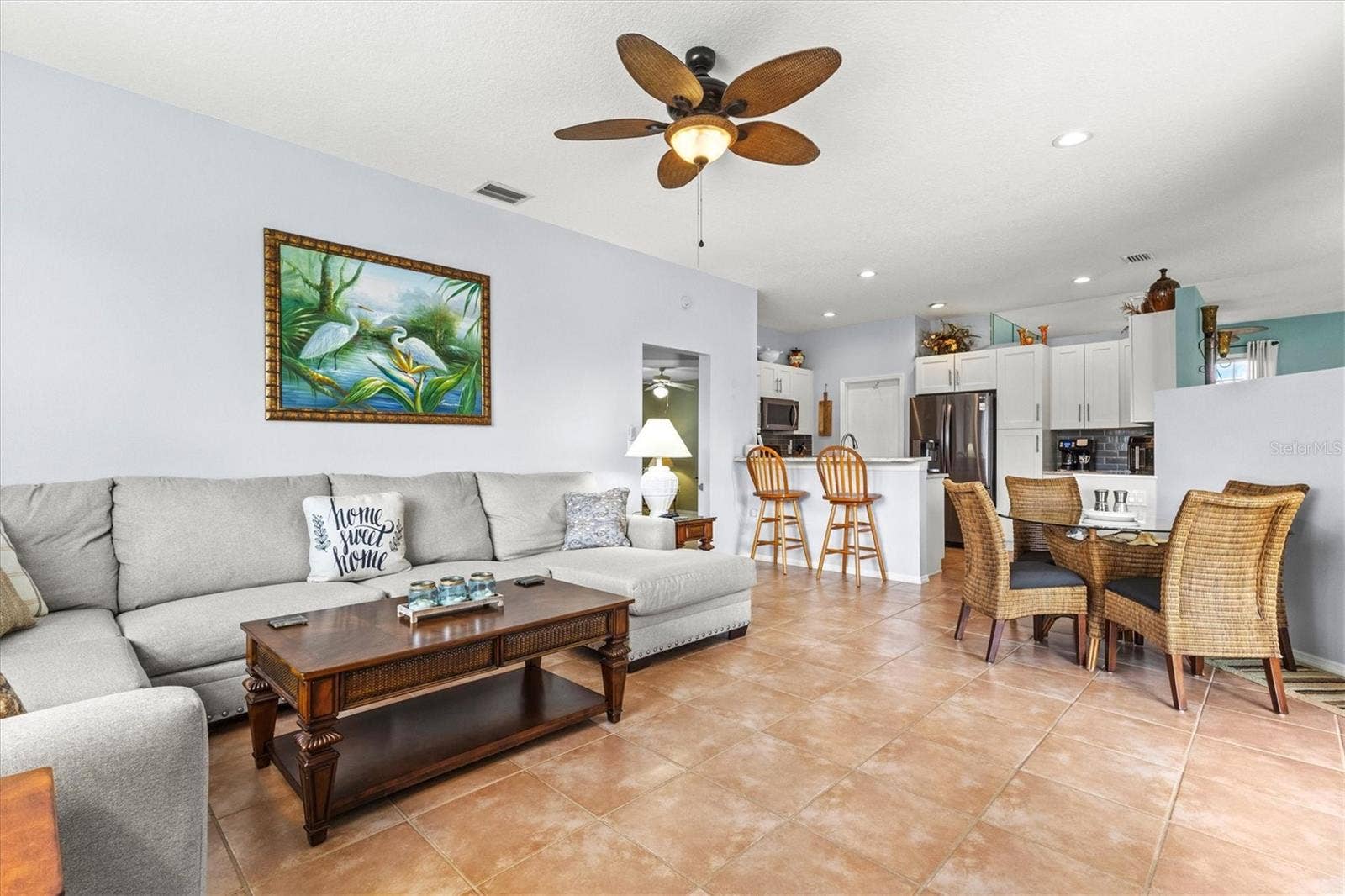 7107 91ST STREET E, Palmetto, FL 34221 Spacious Livingroom/ kitchen w/ breakfast bar