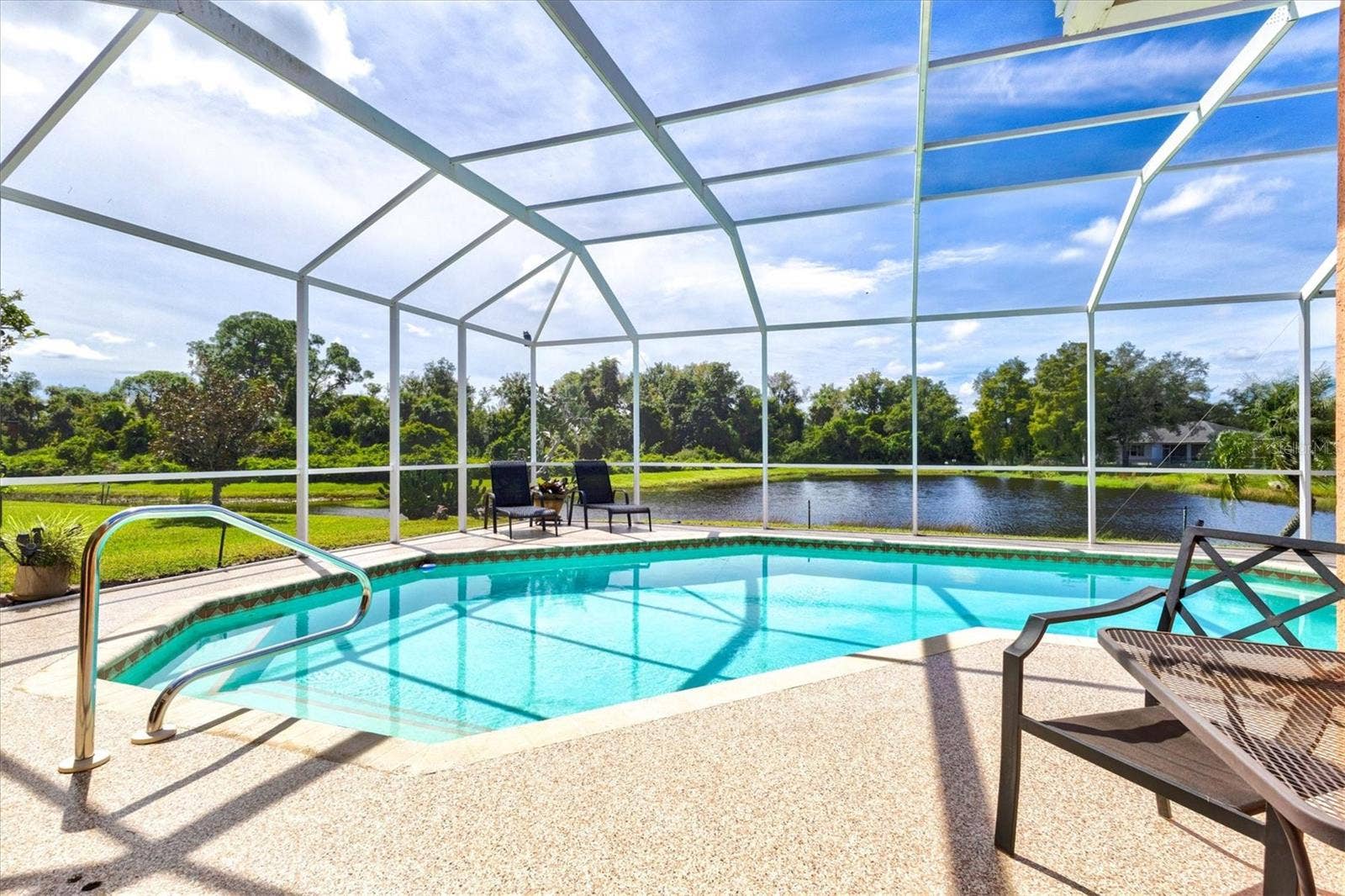 7107 91ST STREET E, Palmetto, FL 34221 Nice water view and private setting