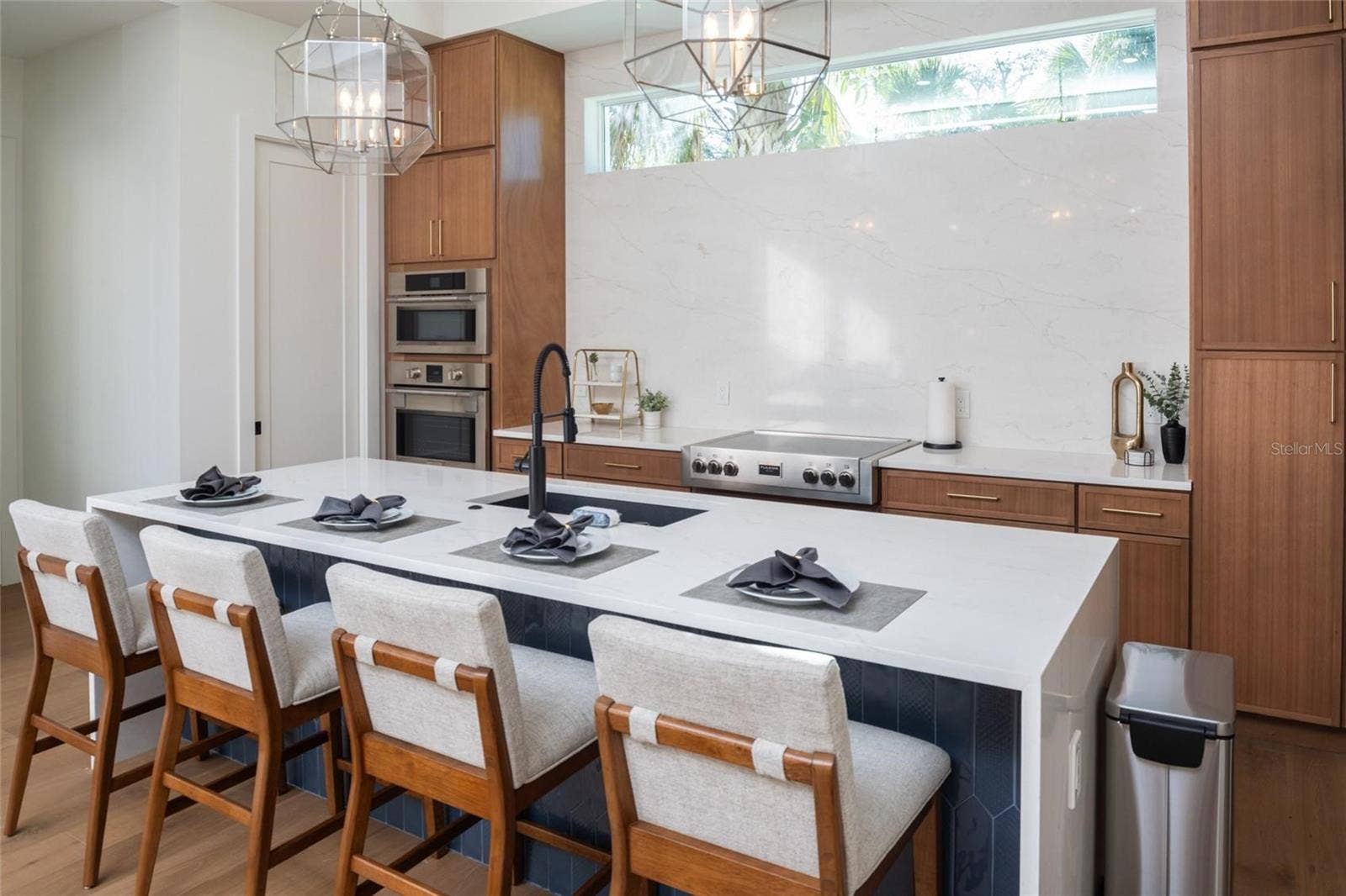 2420 FLOYD STREET, Sarasota, FL 34239