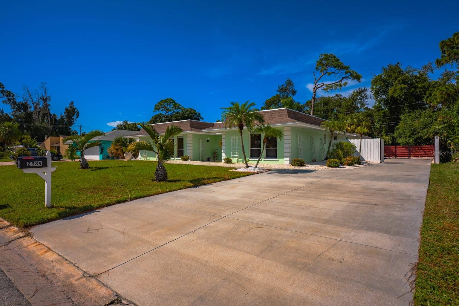 2339 RIVERWOOD PINES DRIVE, Sarasota, FL 34231 2339 RIVERWOOD PINES DRIVE, Sarasota, FL 34231