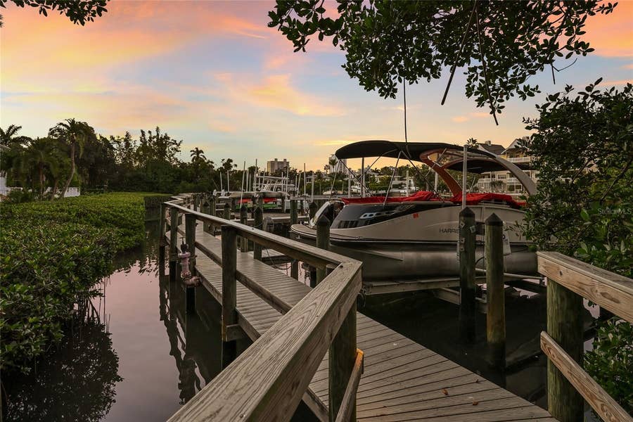 Property photo for 1749 LINCOLN PARK CIRCLE, Sarasota, FL