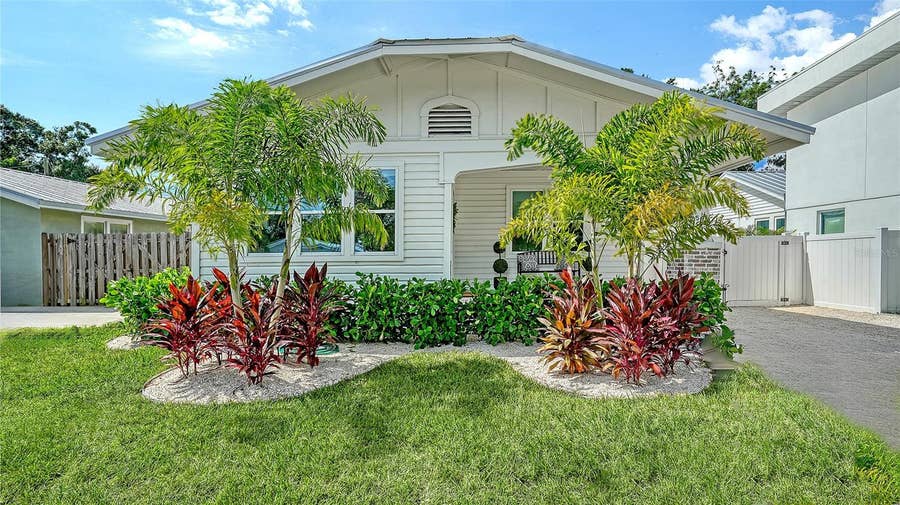 Property photo for 2546 LOMA LINDA STREET, Sarasota, FL