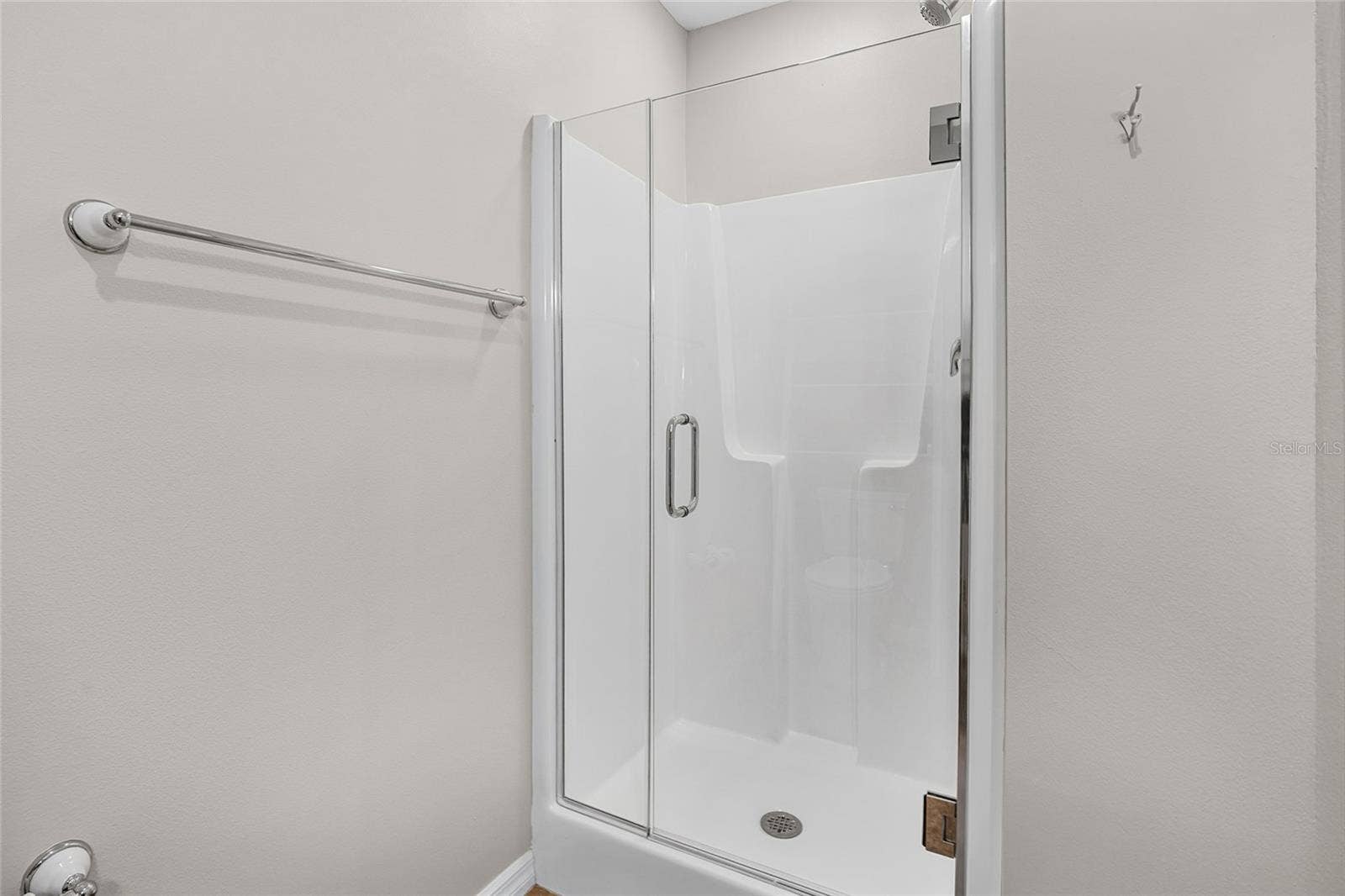 Bathroom 4 Glass Shower, with clean finishes and practical function.