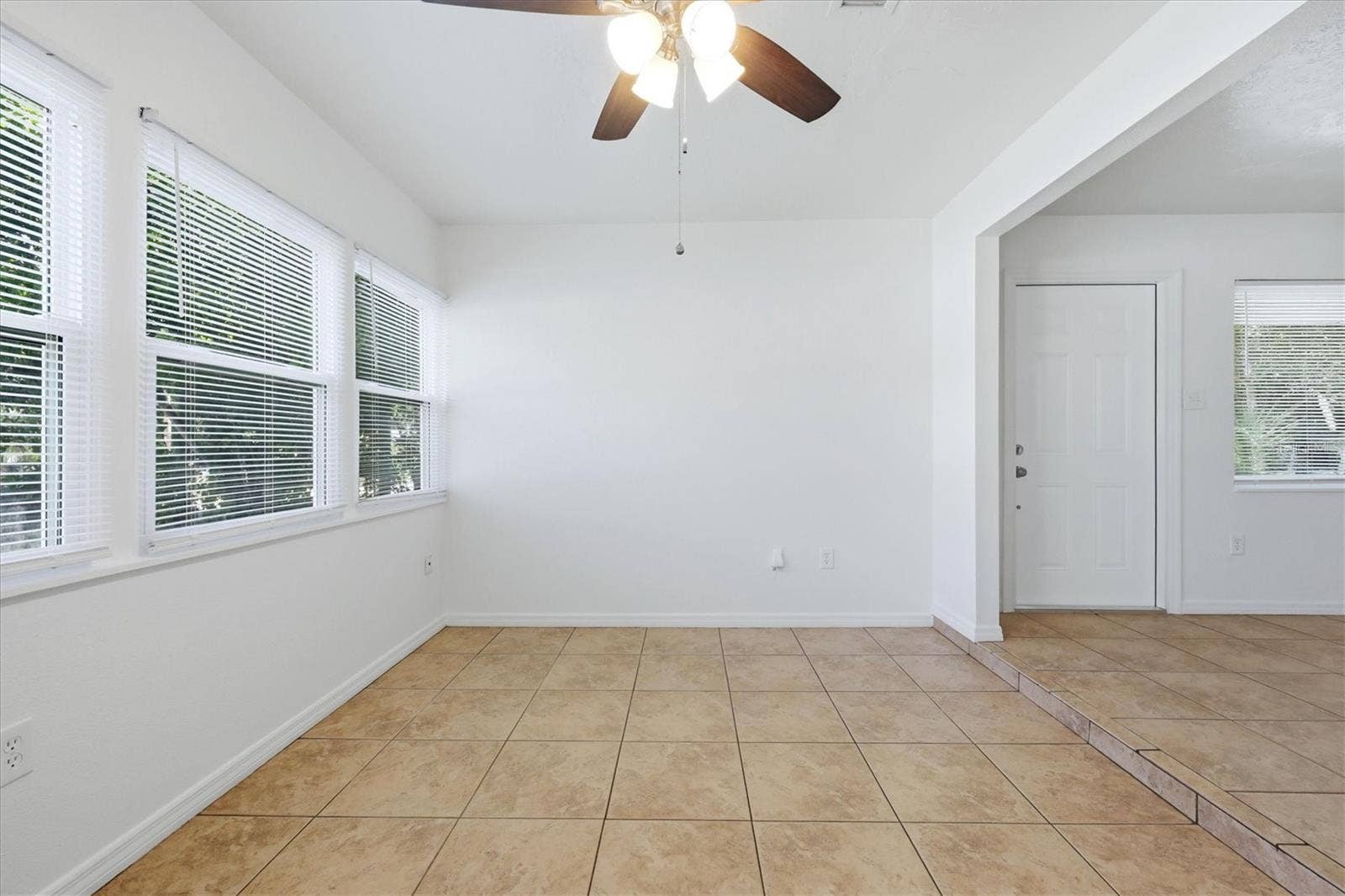 1240 HIGHLAND STREET, Sarasota, FL 34234 Dining room.