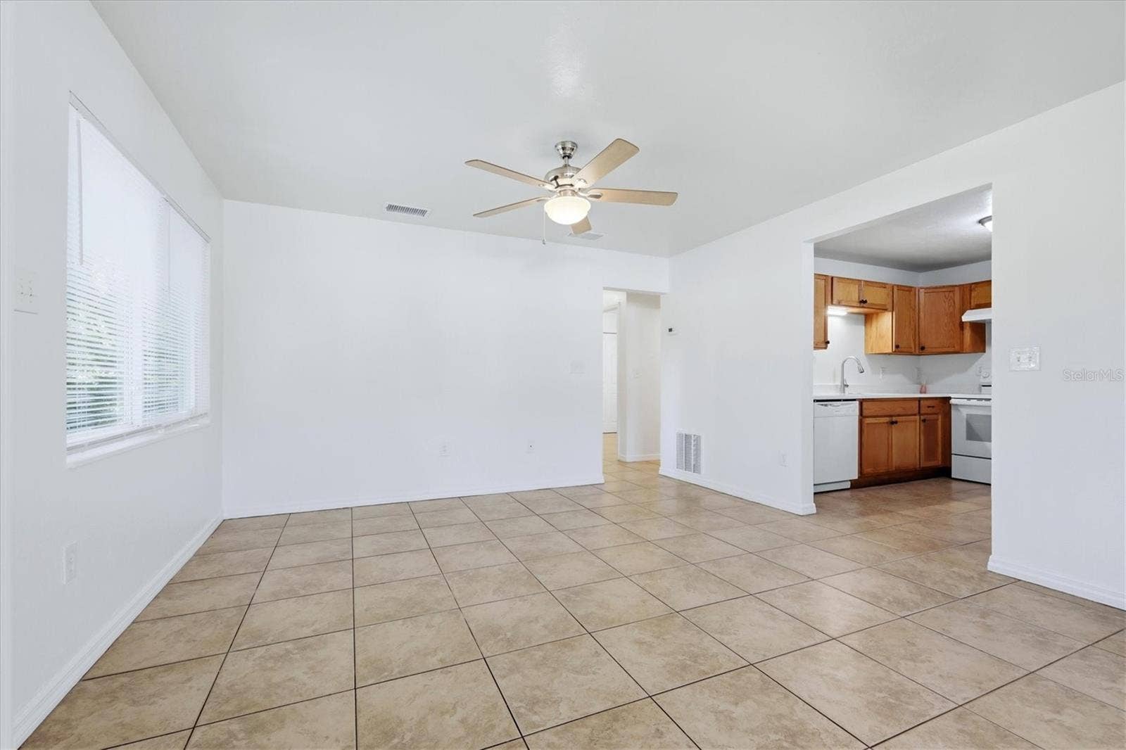 1240 HIGHLAND STREET, Sarasota, FL 34234 Living room.