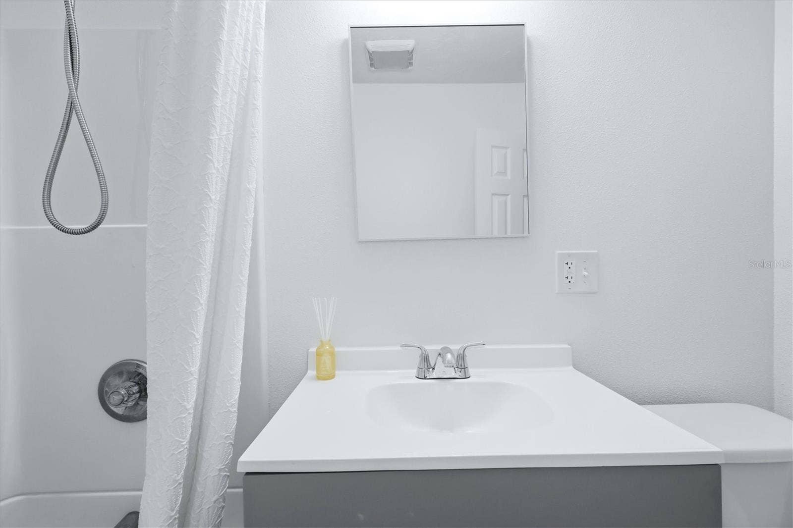 1240 HIGHLAND STREET, Sarasota, FL 34234 Second bathroom.