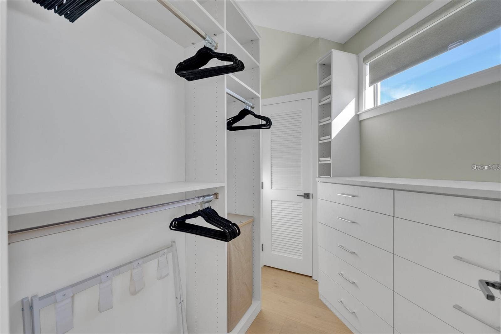 1406 TANGIER WAY, Sarasota, FL 34239 Primary closet