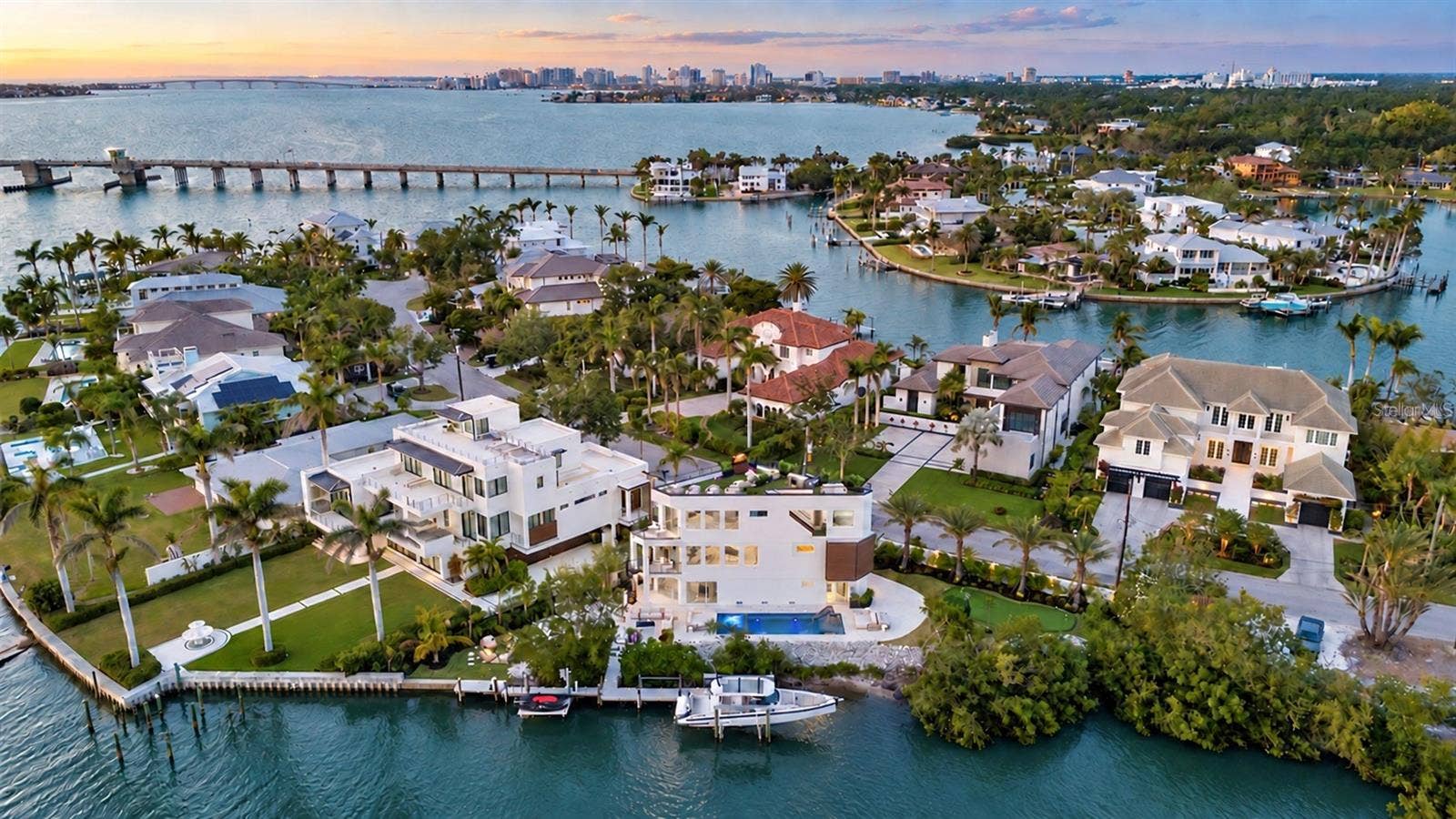1406 TANGIER WAY, Sarasota, FL 34239 San Remo neighborhood, before the North Siesta Key bridge
