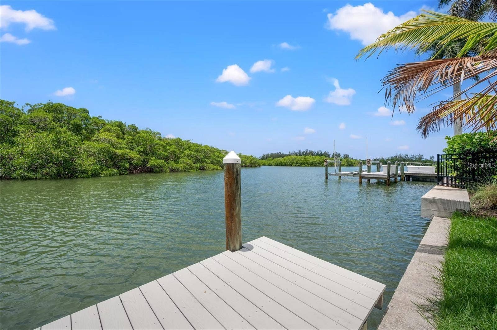1406 TANGIER WAY, Sarasota, FL 34239 1406 TANGIER WAY, Sarasota, FL 34239