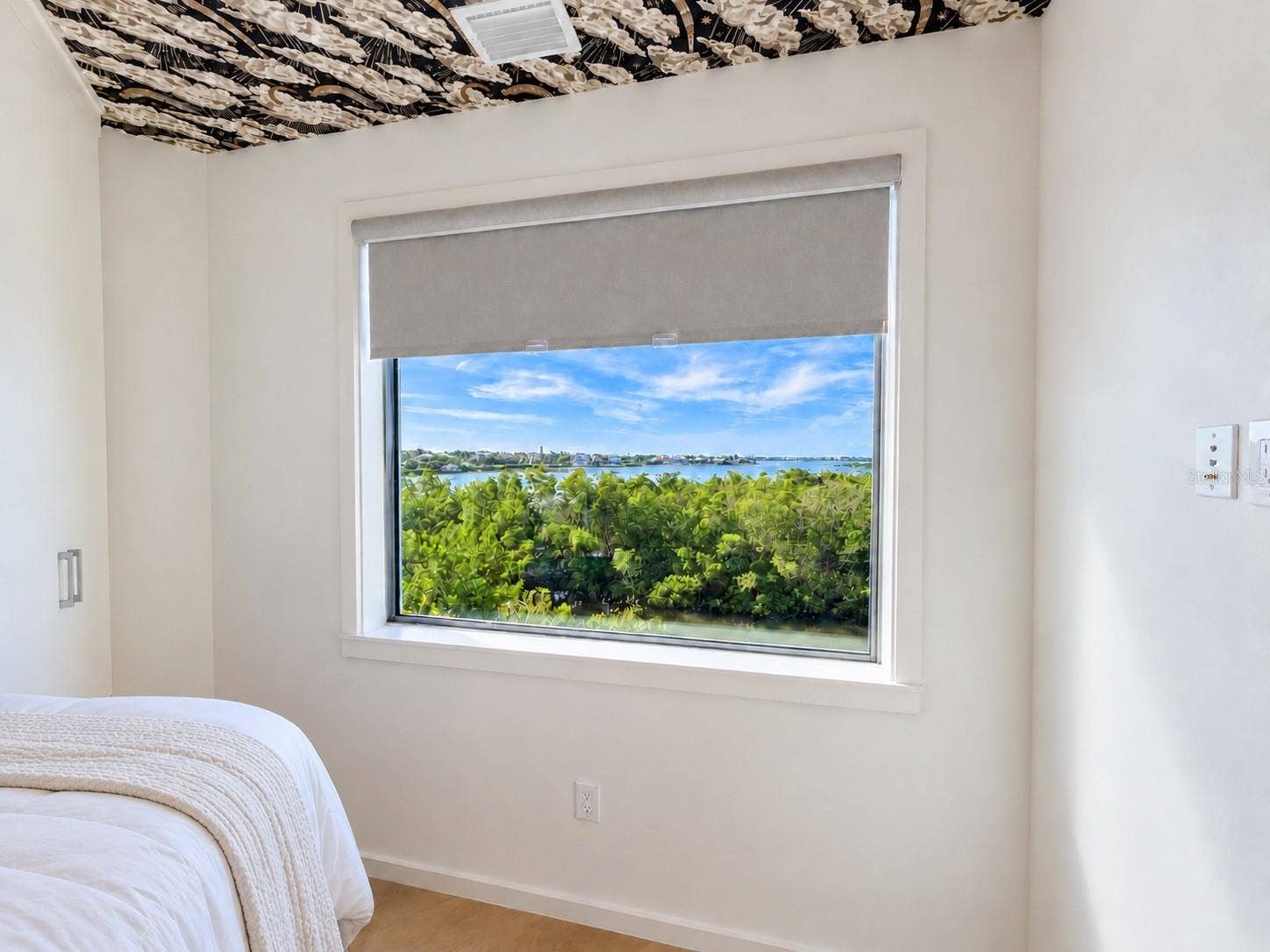 1406 TANGIER WAY, Sarasota, FL 34239 Beautiful views. Ceiling wallpaper has been changed.