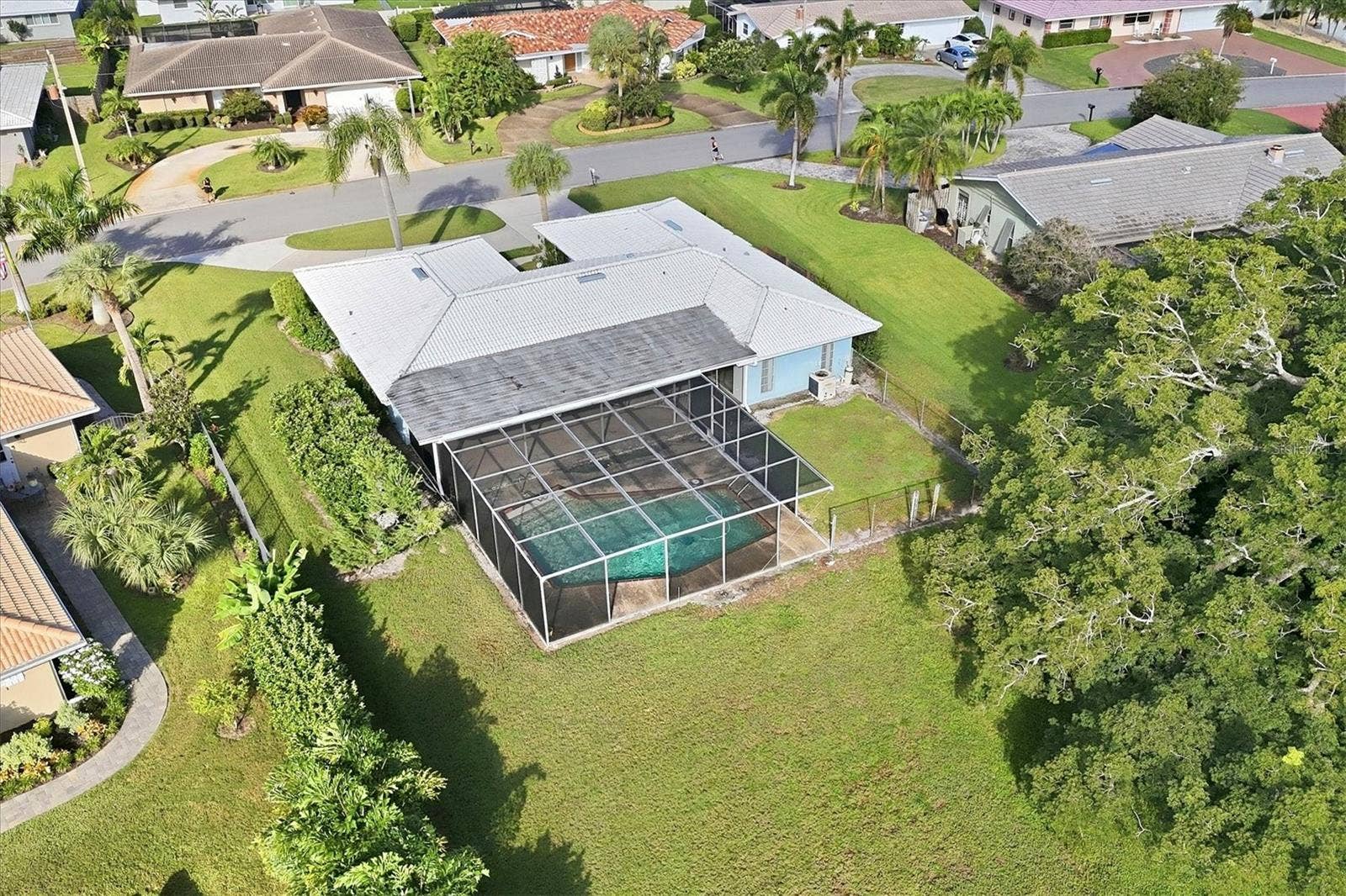 2243 BROOKHAVEN DRIVE, Sarasota, FL 34239 2243 BROOKHAVEN DRIVE, Sarasota, FL 34239