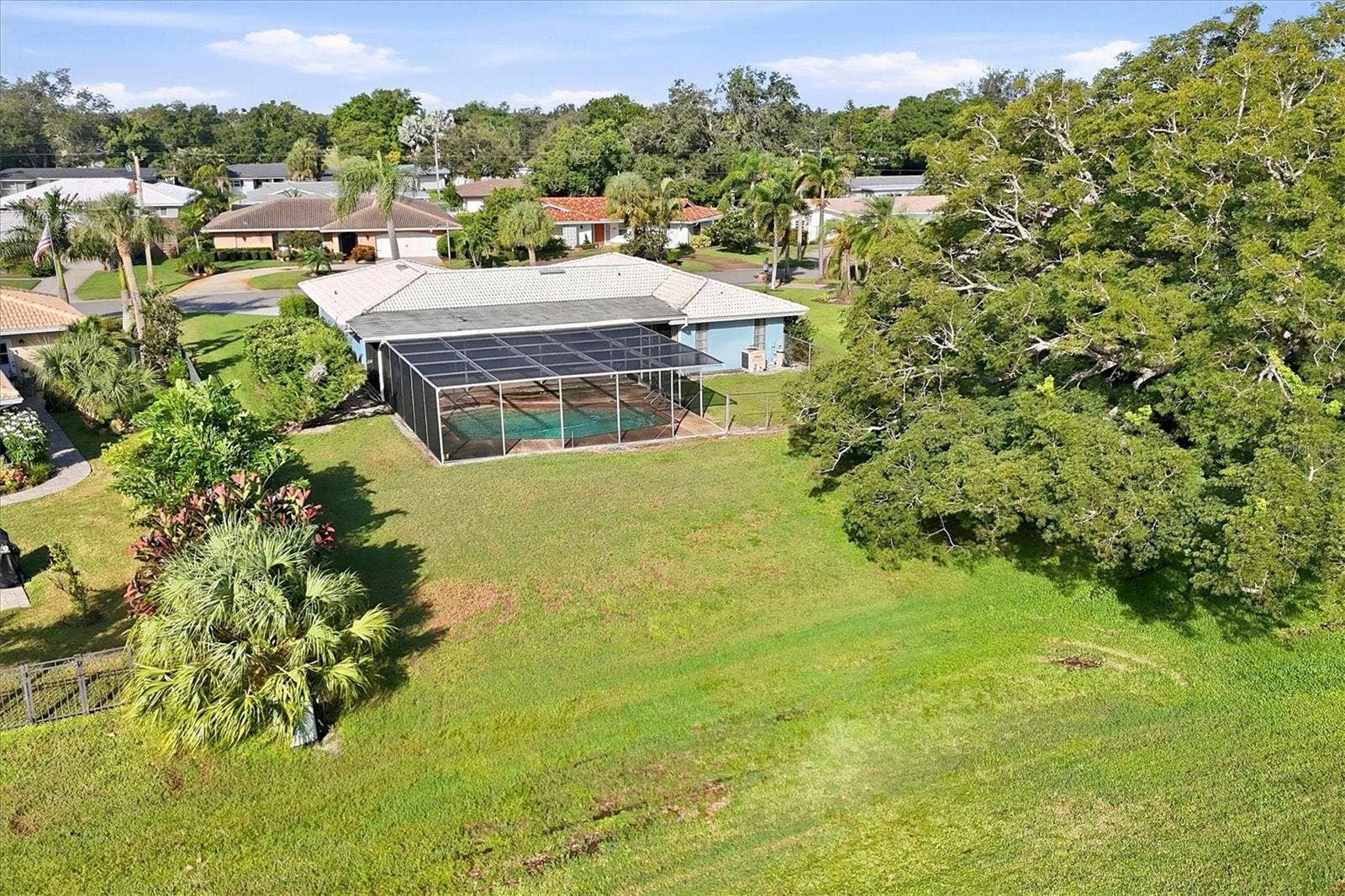 2243 BROOKHAVEN DRIVE, Sarasota, FL 34239 2243 BROOKHAVEN DRIVE, Sarasota, FL 34239
