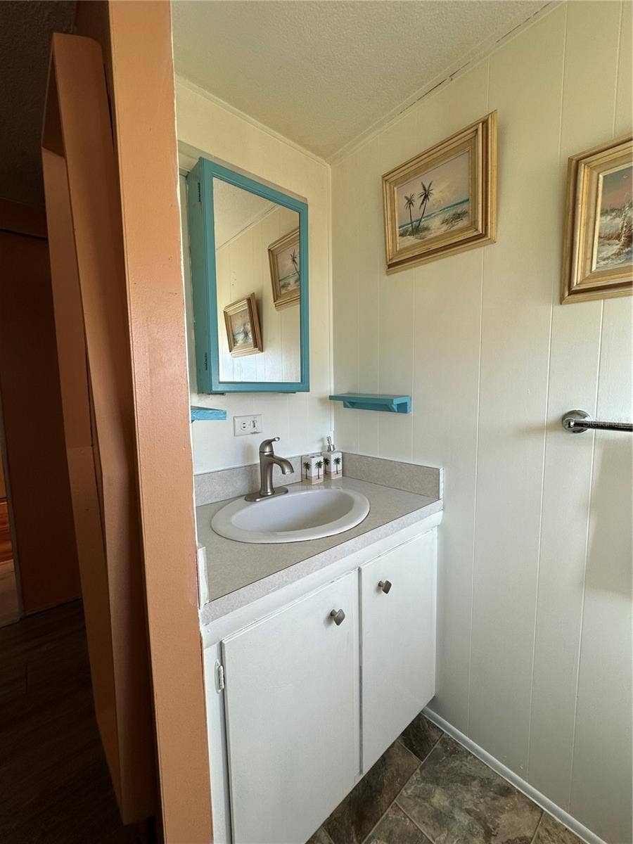 1784 MIDLOTHIAN STREET, Sarasota, FL 34234 1784 MIDLOTHIAN STREET, Sarasota, FL 34234