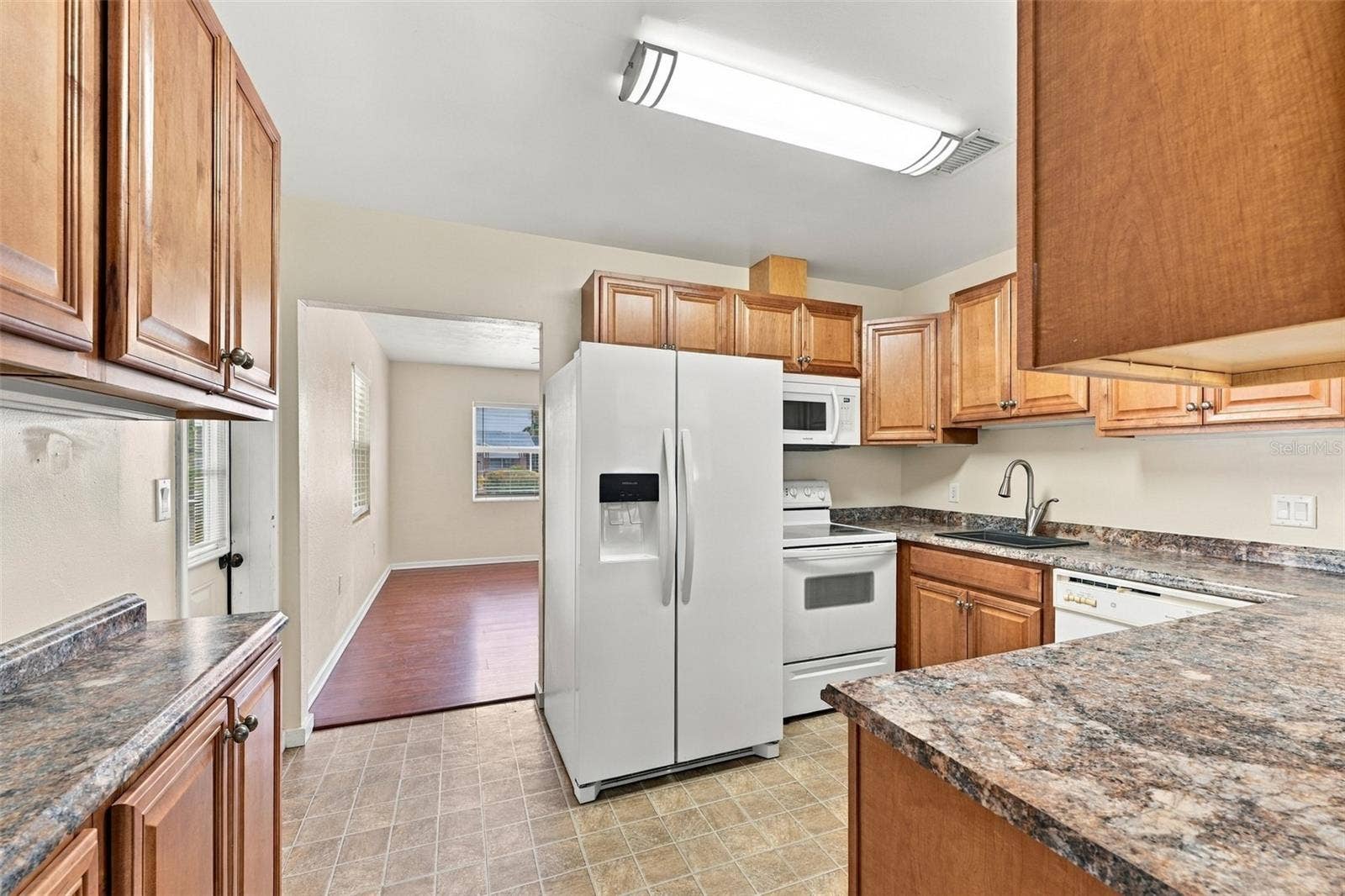 1007 21ST AVENUE W, Palmetto, FL 34221 Kitchen