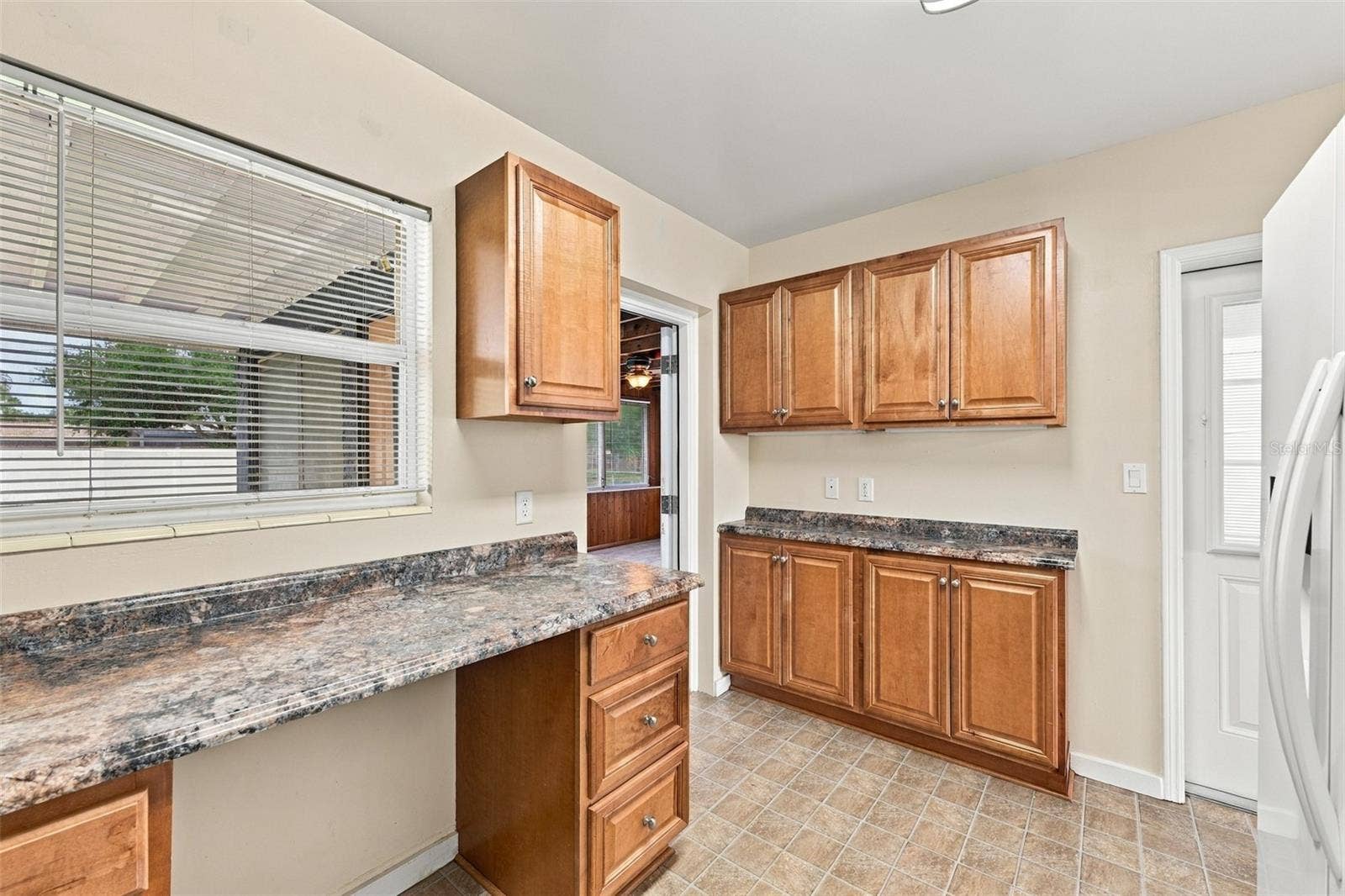 1007 21ST AVENUE W, Palmetto, FL 34221 Kitchen