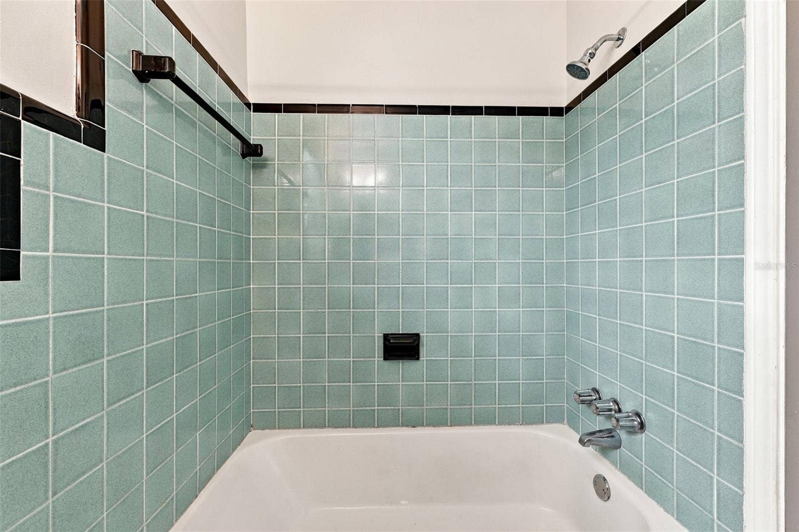 1007 21ST AVENUE W, Palmetto, FL 34221 Bathroom with Tub/Shower Combo