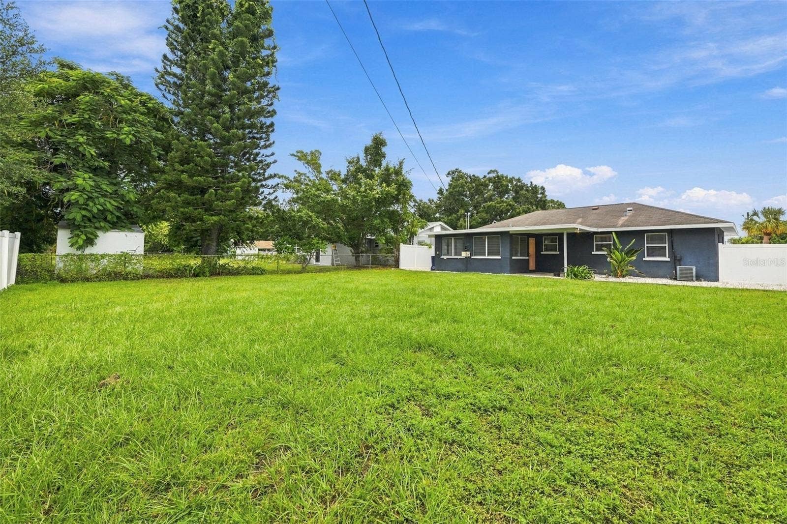 1007 21ST AVENUE W, Palmetto, FL 34221 Backyard