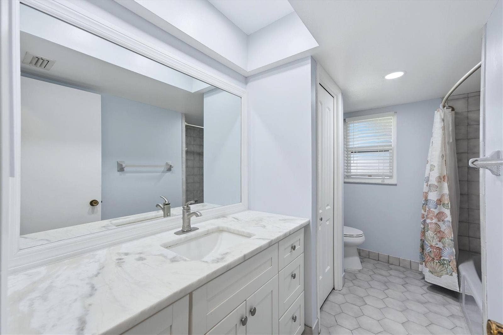 6993 COUNTRY LAKES CIRCLE, Sarasota, FL 34243 6993 COUNTRY LAKES CIRCLE, Sarasota, FL 34243