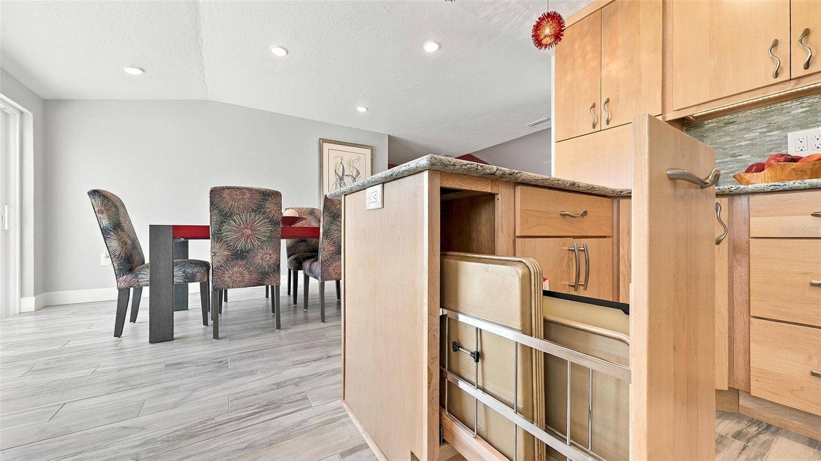 120 WHISPERING SANDS DRIVE, #V20, Sarasota, FL 34242 120 WHISPERING SANDS DRIVE, #V20, Sarasota, FL 34242