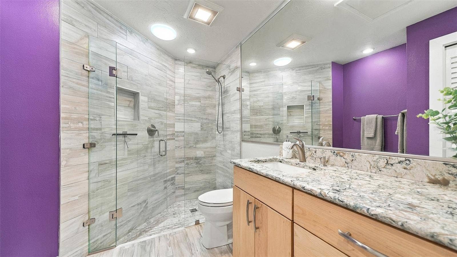 120 WHISPERING SANDS DRIVE, #V20, Sarasota, FL 34242 120 WHISPERING SANDS DRIVE, #V20, Sarasota, FL 34242
