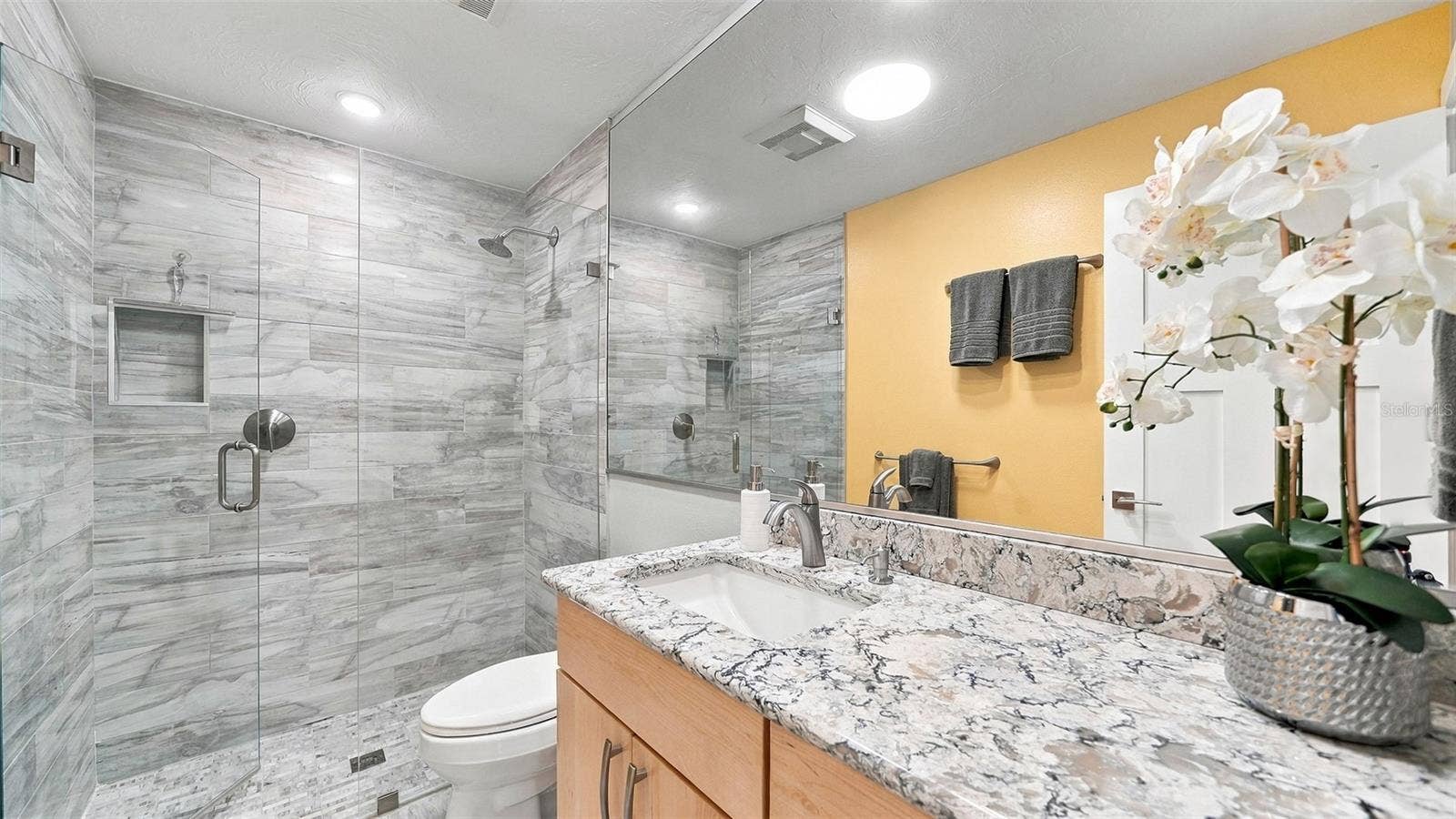 120 WHISPERING SANDS DRIVE, #V20, Sarasota, FL 34242 120 WHISPERING SANDS DRIVE, #V20, Sarasota, FL 34242