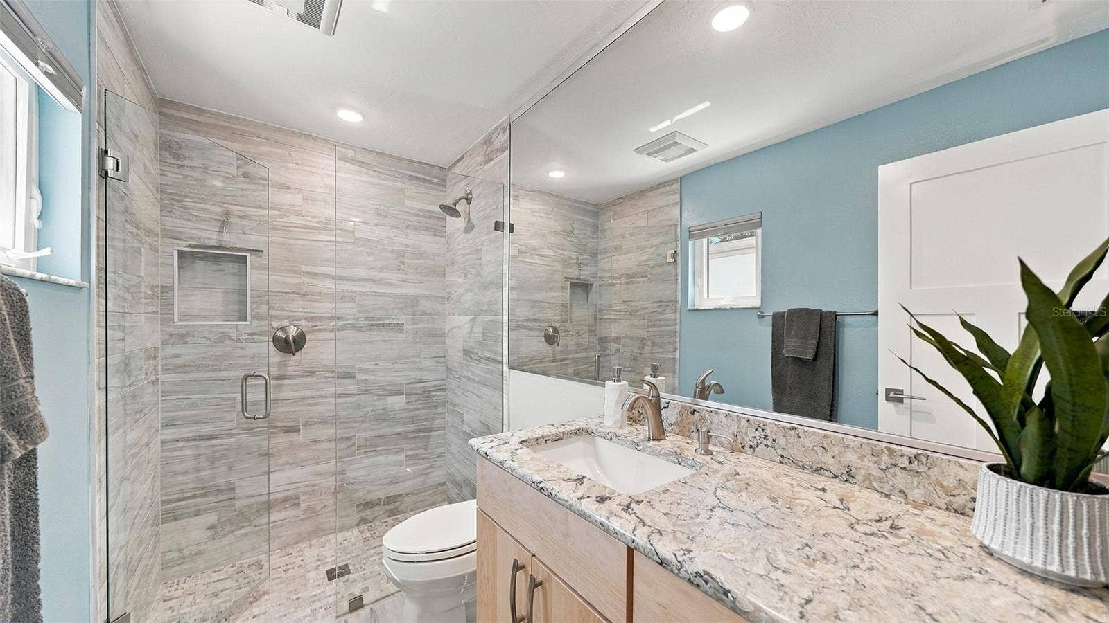 120 WHISPERING SANDS DRIVE, #V20, Sarasota, FL 34242 120 WHISPERING SANDS DRIVE, #V20, Sarasota, FL 34242