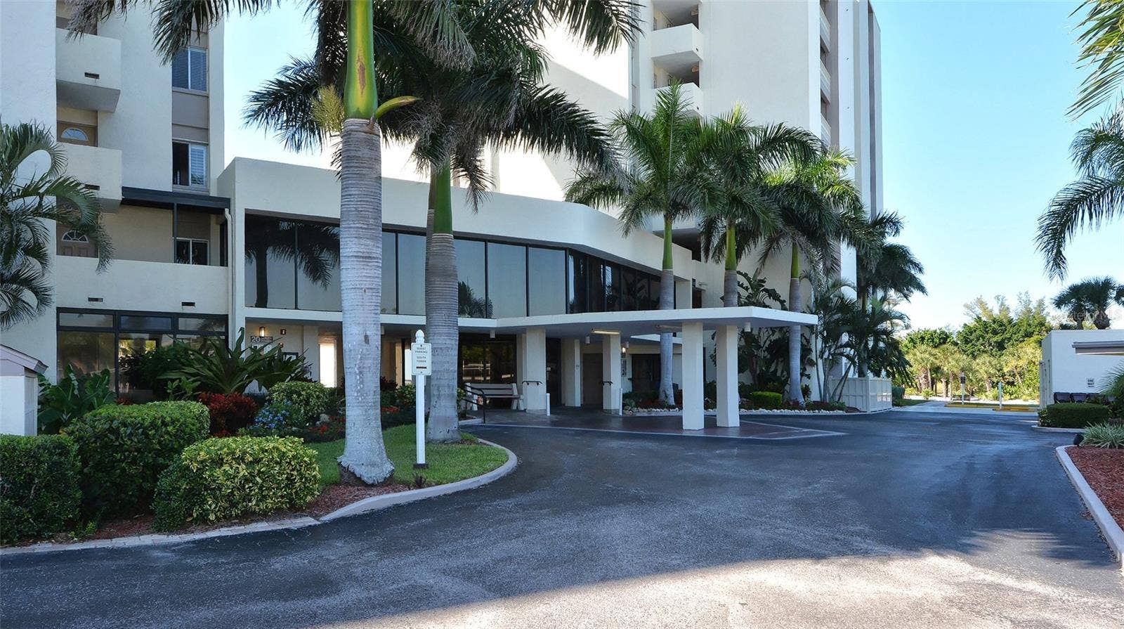 120 WHISPERING SANDS DRIVE, #V20, Sarasota, FL 34242 120 WHISPERING SANDS DRIVE, #V20, Sarasota, FL 34242