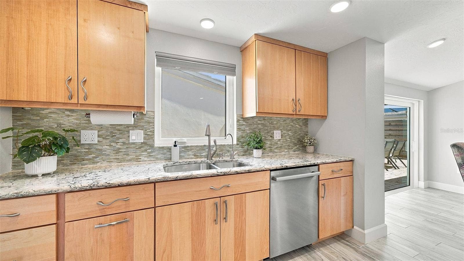 120 WHISPERING SANDS DRIVE, #V20, Sarasota, FL 34242 120 WHISPERING SANDS DRIVE, #V20, Sarasota, FL 34242