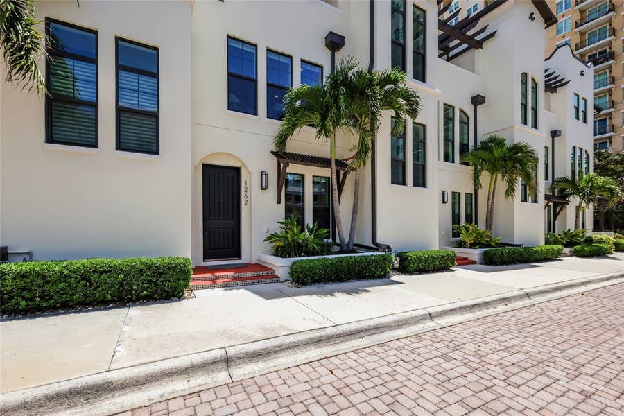 Property photo for 1262 MAY LANE, Sarasota, FL