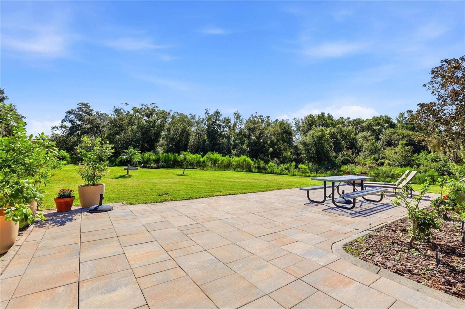 1753 KINGSDOWN DRIVE, Sarasota, FL 34240