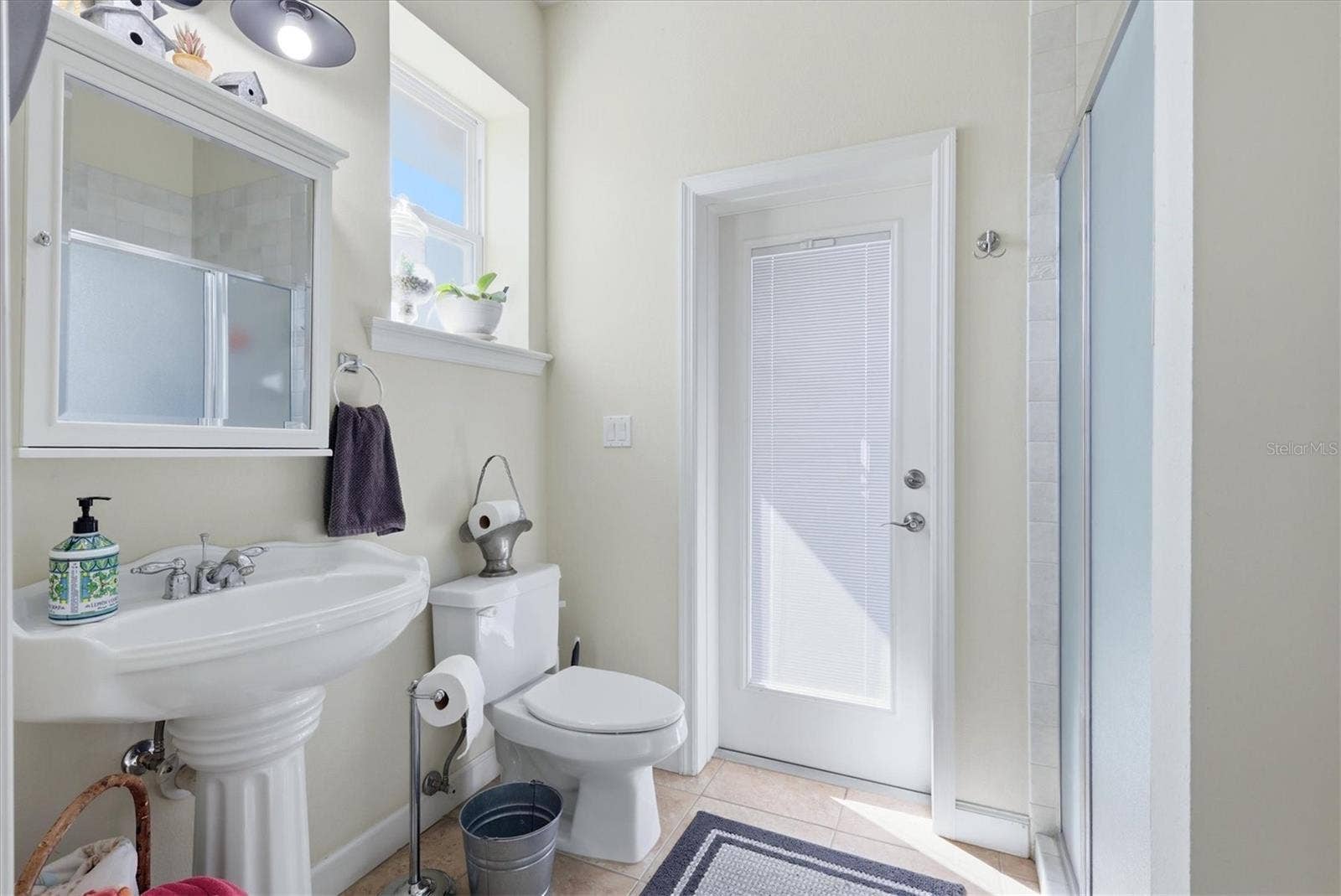 1753 KINGSDOWN DRIVE, Sarasota, FL 34240