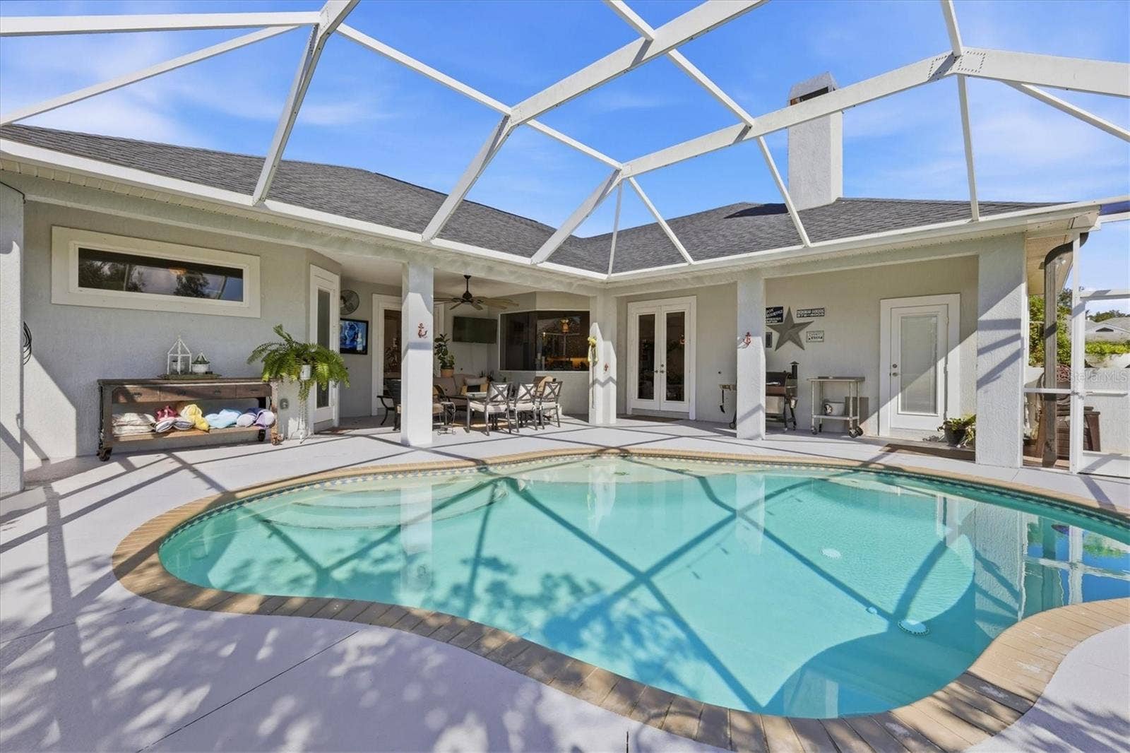1753 KINGSDOWN DRIVE, Sarasota, FL 34240