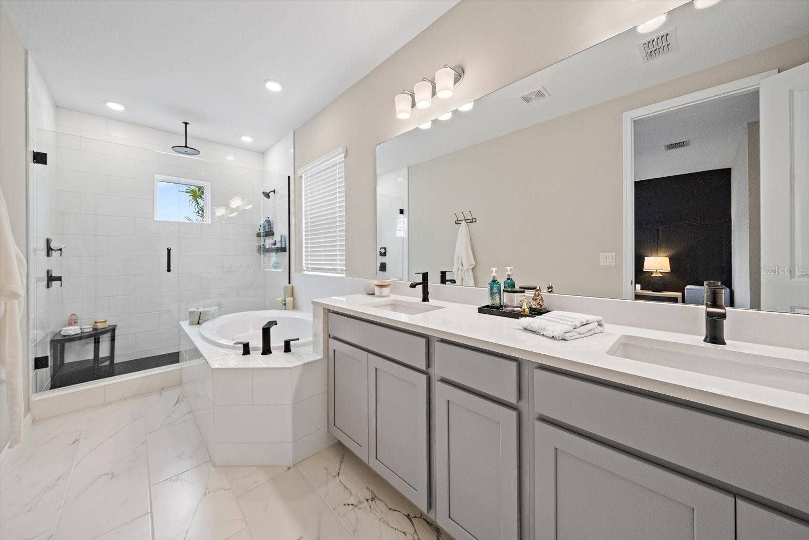 11107 FIELDSTONE DRIVE, Palmetto, FL 34221 11107 FIELDSTONE DRIVE, Palmetto, FL 34221