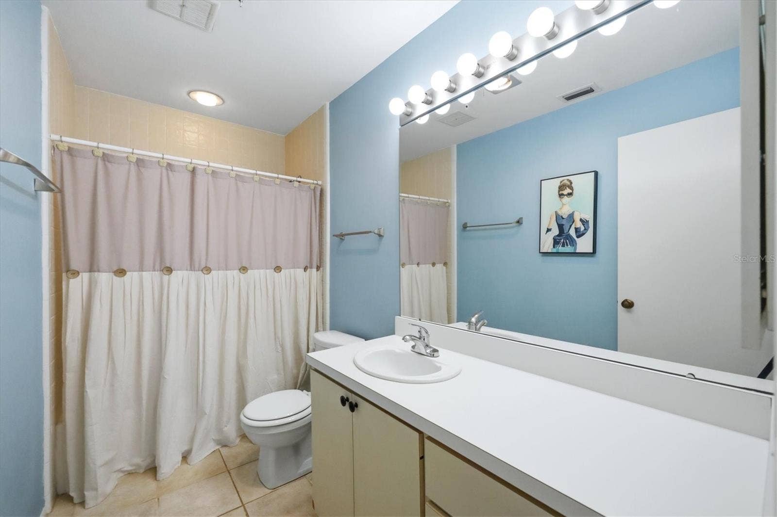 1955 GULF OF MEXICO DRIVE, #G6-407, Longboat Key, FL 34228 Second bathroom